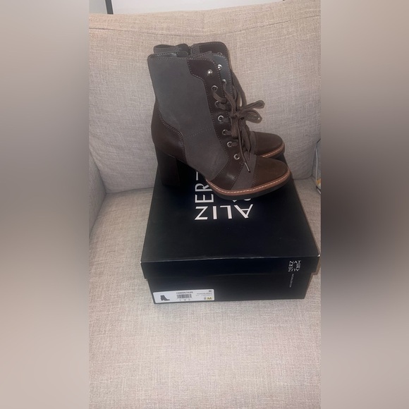 Nice casual booties. Great for the fall season. - Picture 1 of 6